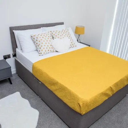 Modern 2br Flat In Media City, Sleeps 5 By Guestready Apartment
