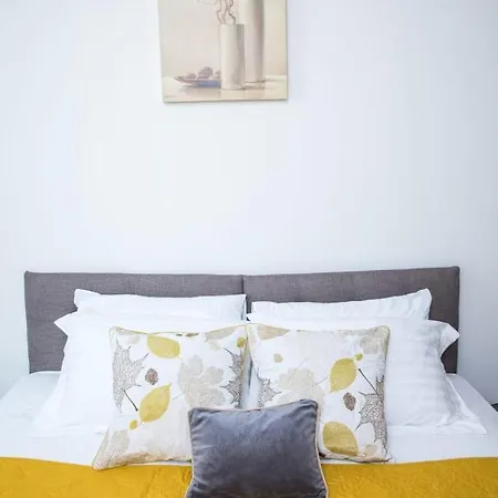 Modern 2br Flat In Media City, Sleeps 5 By Guestready * Manchester