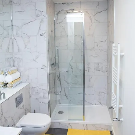 Modern 2br Flat In Media City, Sleeps 5 By Guestready Apartment