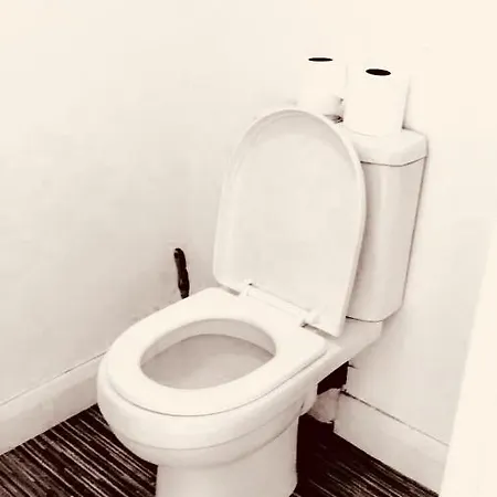 Private Sleeps Upto 4 Guests מנצ'סטר