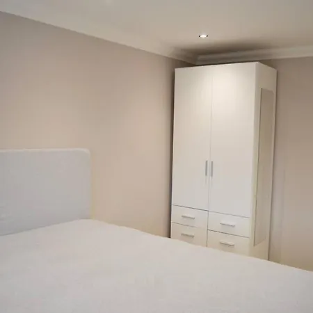Holiday home Newly Renovated Modern Family Manchester