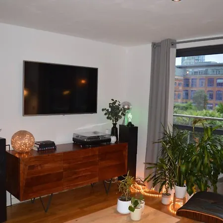 Spacious Homely Flat Next To Cool Ancoats Area