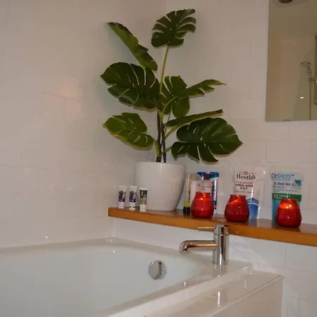 Spacious Homely Flat Next To Cool Ancoats Area Апартаменты *