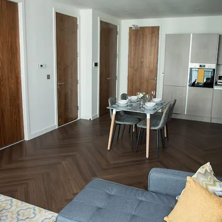 Modern 2br Flat In Media City, Sleeps 5 By Guestready Apartment *