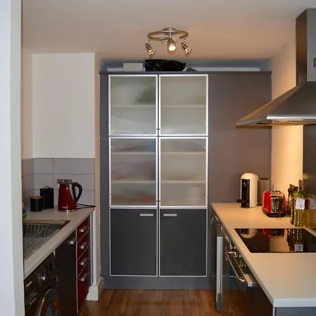 Апартаменты Modern 1 Bedroom Flat Near Centre *