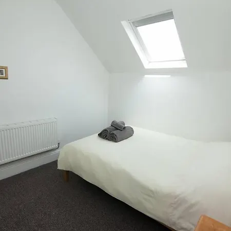 A Great Bright & Clean 2 Bd Apt. 10mins Into City! Apartment Manchester
