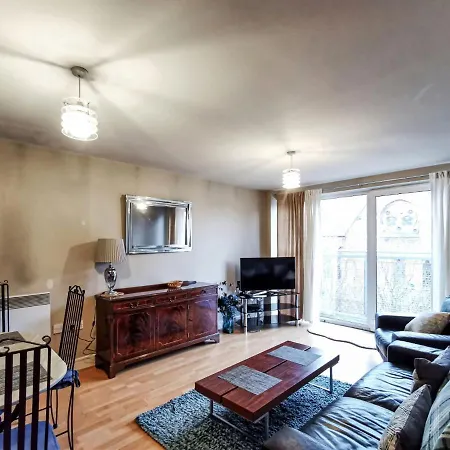 Smart North Apt For 4 With Free Parking Διαμέρισμα *