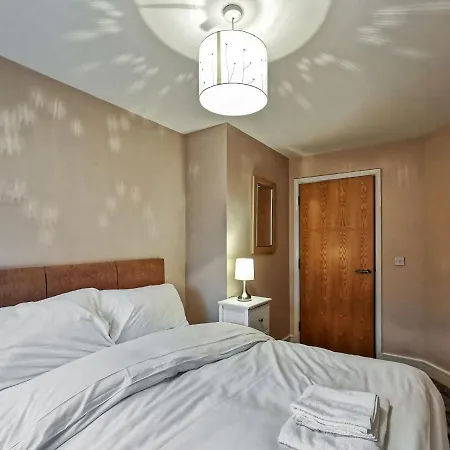 Smart North Apt For 4 With Free Parking Μάντσεστερ