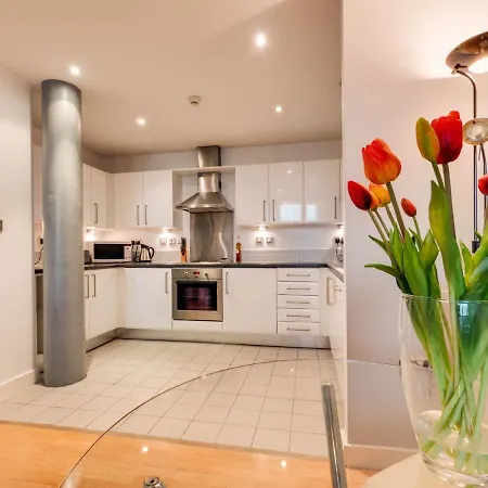 Stylish & Comfortable 1bed Apt Close To The Arena! *