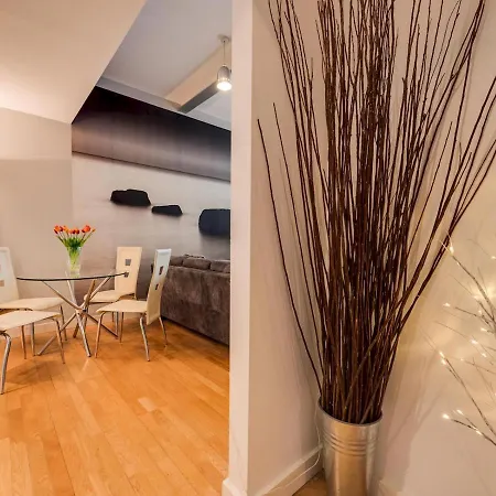 Stylish & Comfortable 1bed Apt Close To The Arena! *