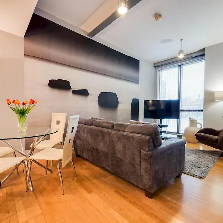 Stylish & Comfortable 1bed Apt Close To The Arena!