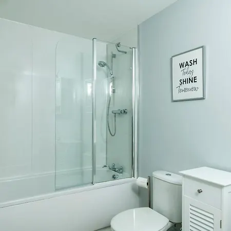 Apartment Stylish Flat In West Didsbury By Guestready