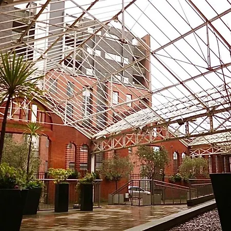 Impeccable 1-bed In Apartment *