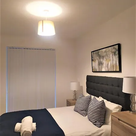 Halo House By Guestz *