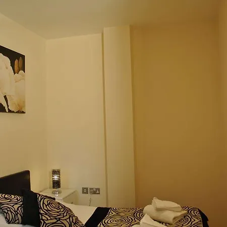 Dreamhouse Centre * 맨체스터