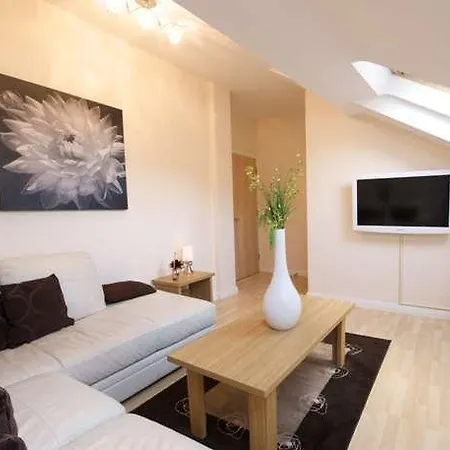 Dreamhouse Centre *