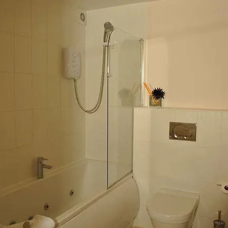 Dreamhouse Centre מנצ'סטר