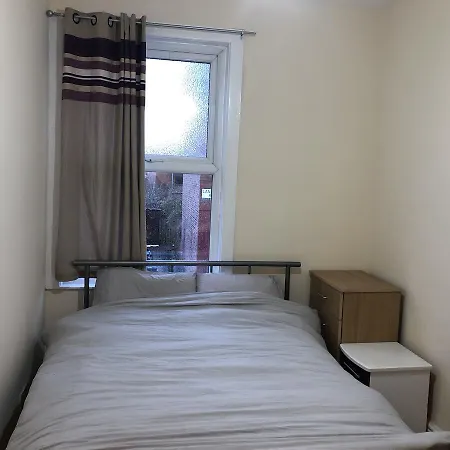 Manchester City Rooms Манчестер