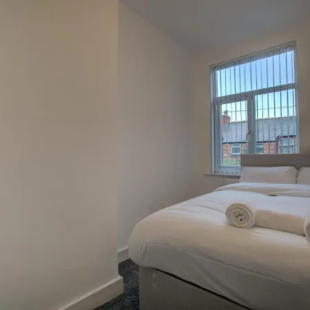 בית נופש Tropicana House: Entire For 6, Near Oxford Rd *
