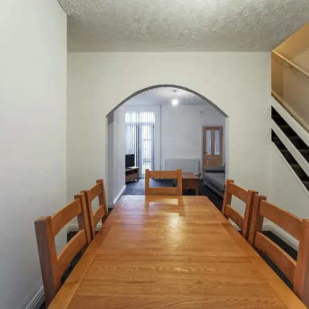 בית נופש Tropicana House: Entire For 6, Near Oxford Rd