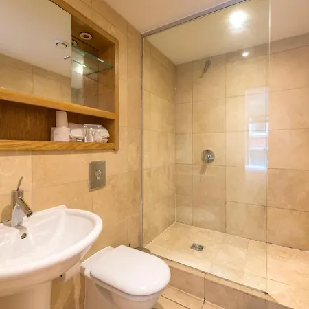 Exchange Apartment *