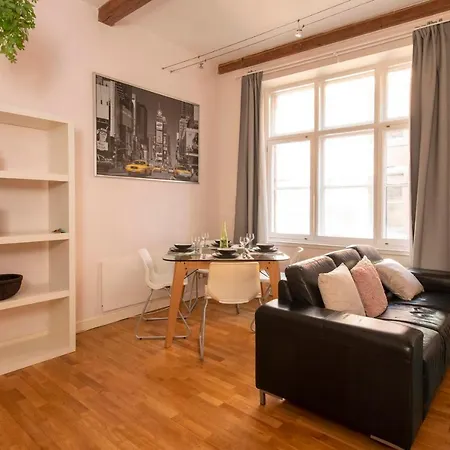 Spacious 2bdr Apt In Central By Guestready *