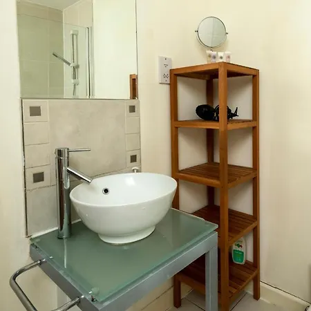 Spacious 2bdr Apt In Central By Guestready Apartment