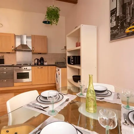 Spacious 2bdr Apt In Central By Guestready Манчестер
