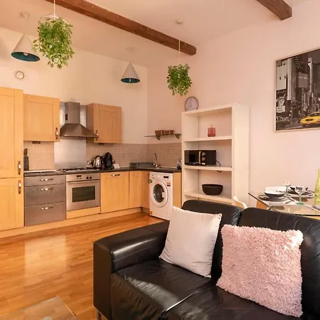 Апартаменты Spacious 2bdr Apt In Central By Guestready
