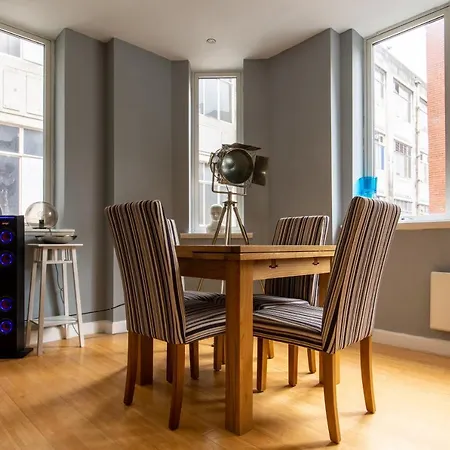 Northern Quarter, Trendy Apt Sleeps 6!! דירה
