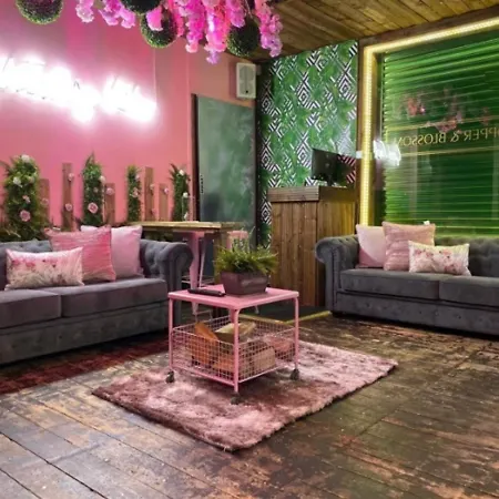 Unique Luxury For 8 Manchester