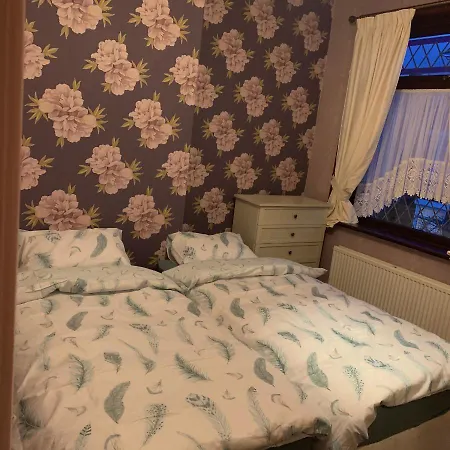 Cosy Moston M40 2*