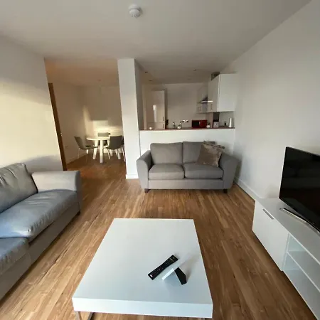 Apartment Spacious 3 Bedroom In Media City *