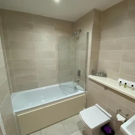 Апартаменты Manchester- City View, One Bedroom Apt, Media City Манчестер
