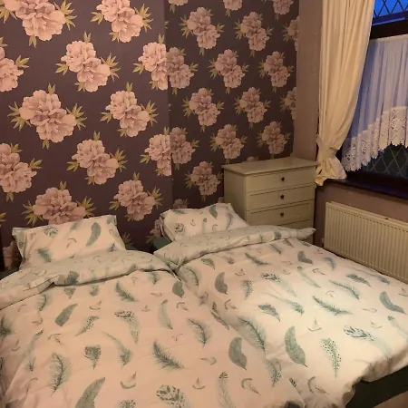 بيت ضيافة Cosy Moston M40 2*