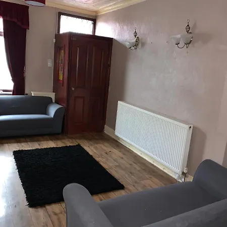Casa de hóspedes Cosy Moston M40 2*