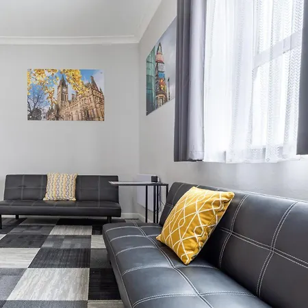 **ten Minutes From City Centre**