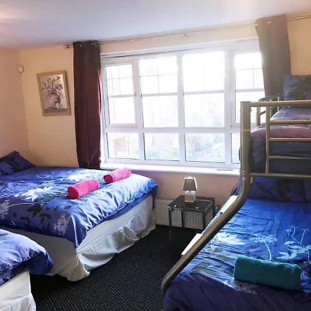 My-places Abbotsfield Court Townhouse 4 Guest house