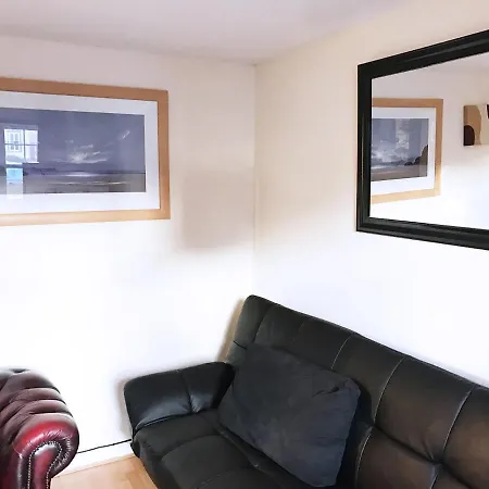 My-places Abbotsfield Court Townhouse 4 4* Manchester