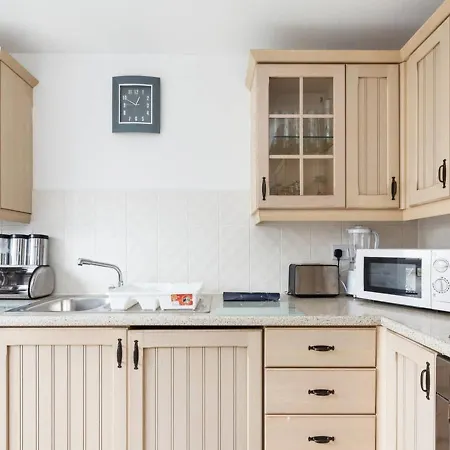 Guest house My-places Abbotsfield Court Townhouse 4 4*