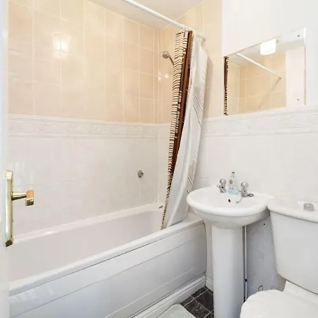 My-places Abbotsfield Court Townhouse 4 4* مانشستر