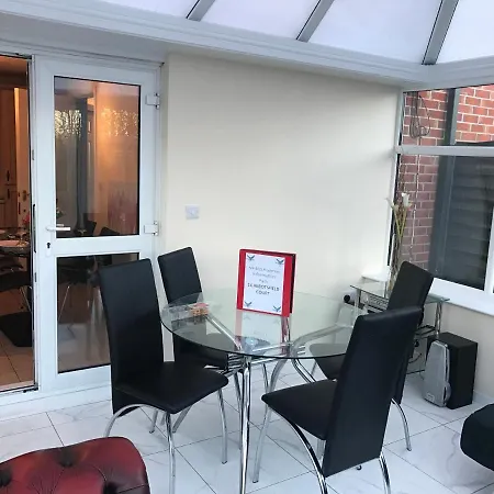 Guest house My-places Abbotsfield Court Townhouse 4 4*