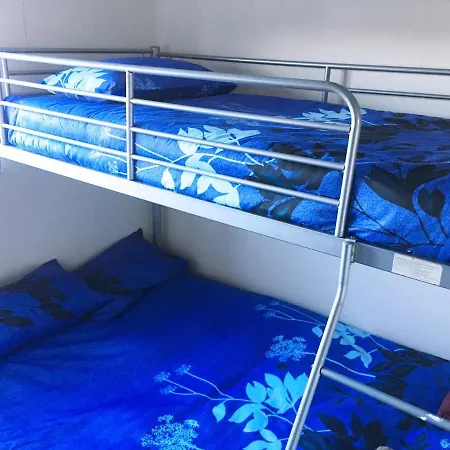 My-places Abbotsfield Court Townhouse 4 Guest house 4*