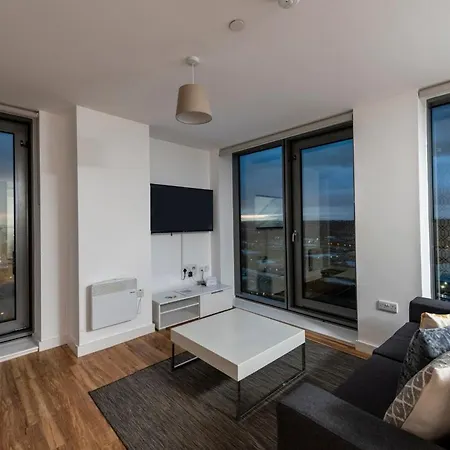 Apartment Bright In Media City With Stunning Views Of The City *