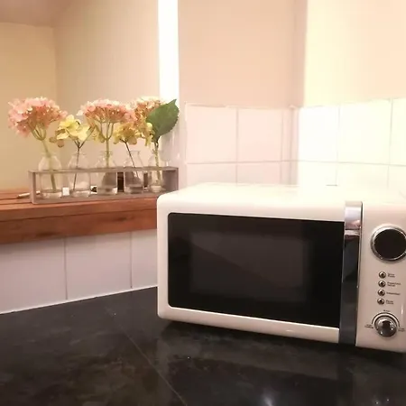 You'll Love This Large Town House * Манчестер
