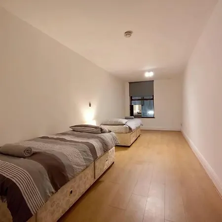Apartmán You'll Love This Large Town House