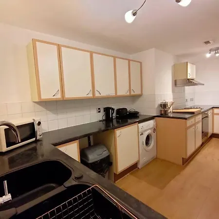 You'll Love This Large Town House Apartmán Manchester