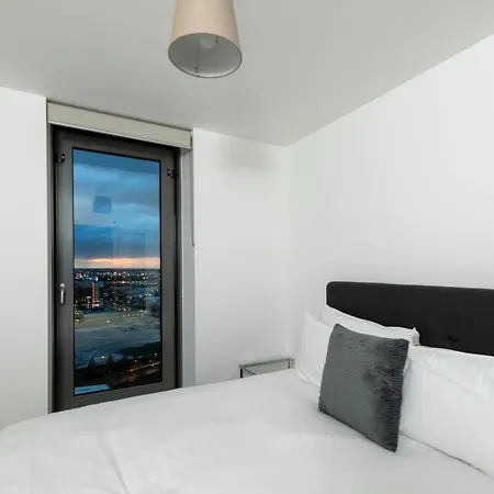 Bright In Media City With Stunning Views Of The City דירה מנצ'סטר