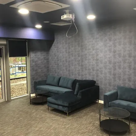 דירה Bright In Media City With Stunning Views Of The City