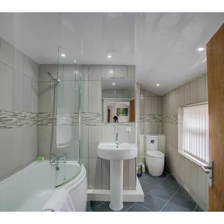 Large Top Floor Pad, Perfect For Up To 8. Nq, Mcr! *